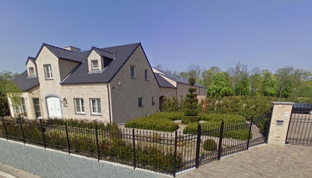 Susberg 4 Apartment Pelt Exterior photo